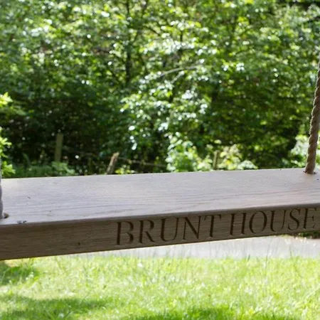 بيت للعطل Brunt House